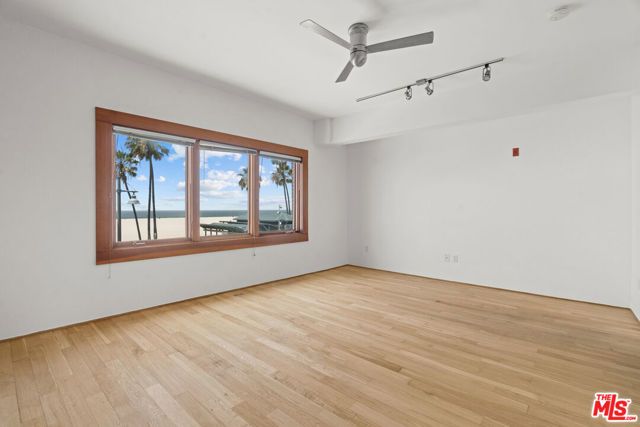 8 Brooks Avenue 11, Venice (los Angeles), CA 90291