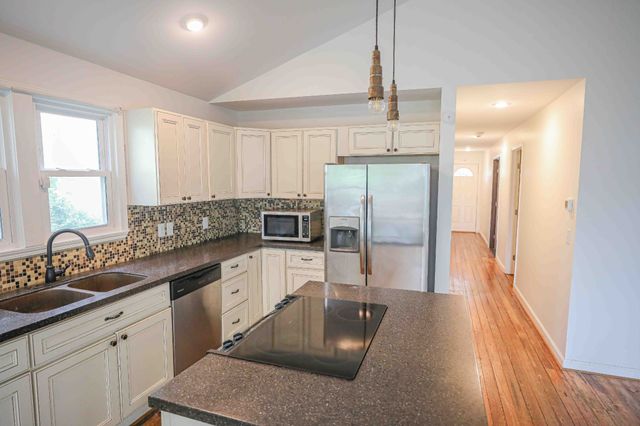 1211 14th Ave, S, Nashville, TN 37212