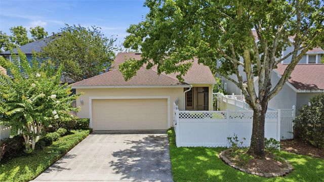 305 MANOR VIEW LANE, Deland, FL 32724