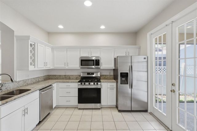 305 MANOR VIEW LANE, Deland, FL 32724