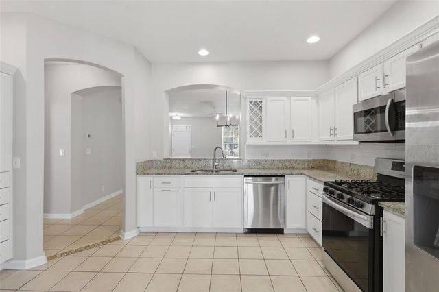305 MANOR VIEW LANE, Deland, FL 32724