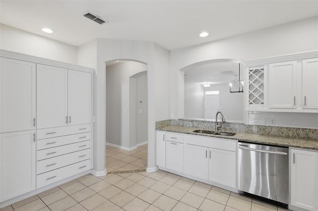 305 MANOR VIEW LANE, Deland, FL 32724