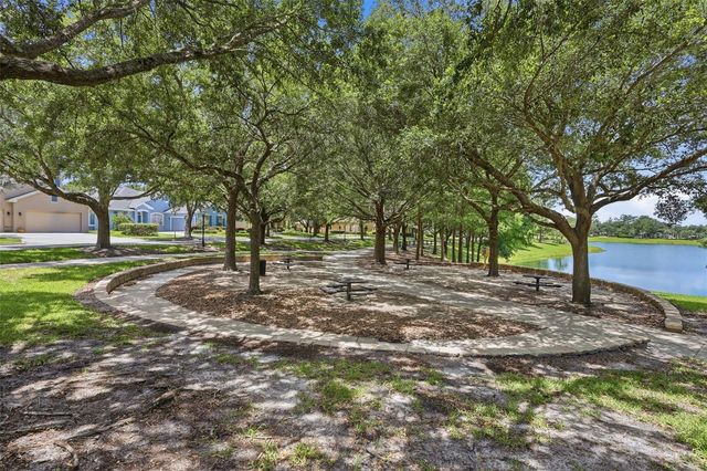 305 MANOR VIEW LANE, Deland, FL 32724