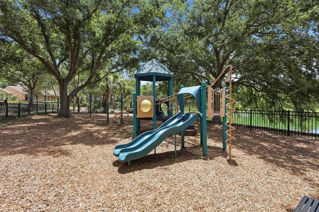 305 MANOR VIEW LANE, Deland, FL 32724
