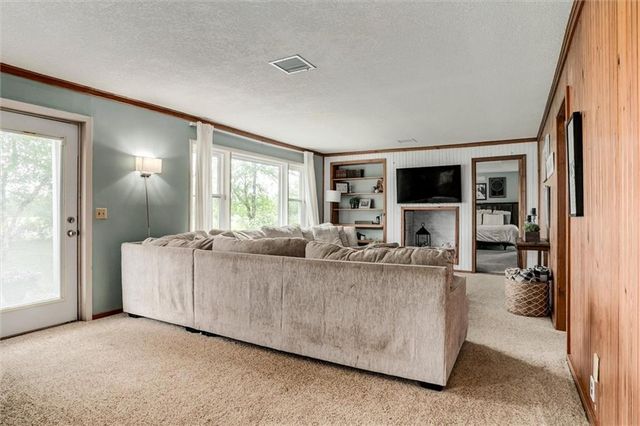 23034 W 231st Terrace, Spring Hill, KS 66083