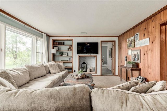 23034 W 231st Terrace, Spring Hill, KS 66083