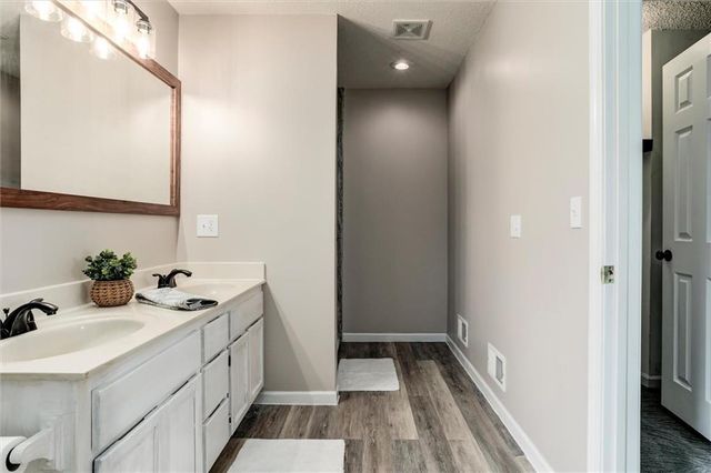 23034 W 231st Terrace, Spring Hill, KS 66083