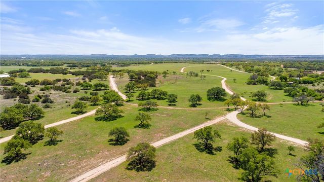 960 Gipson Road, Johnson City, TX 78636