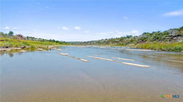 960 Gipson Road, Johnson City, TX 78636