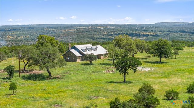 960 Gipson Road, Johnson City, TX 78636
