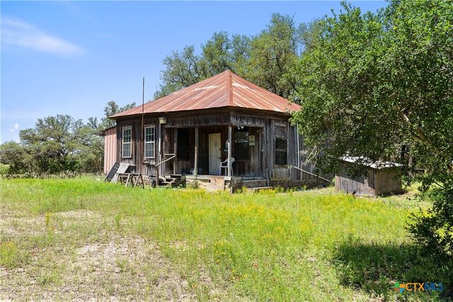 960 Gipson Road, Johnson City, TX 78636