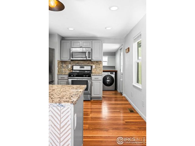 631 E 12th St, Loveland, CO 80537