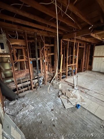 201 School Street, Ardmore, OK 73401