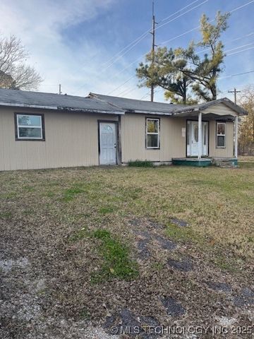 201 School Street, Ardmore, OK 73401
