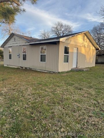 201 School Street, Ardmore, OK 73401