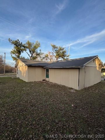 201 School Street, Ardmore, OK 73401
