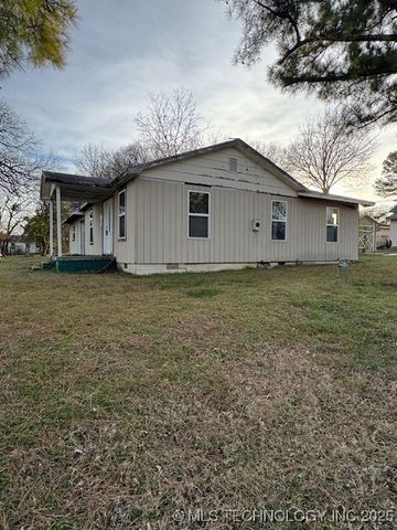 201 School Street, Ardmore, OK 73401
