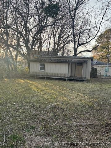 201 School Street, Ardmore, OK 73401