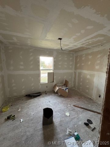 201 School Street, Ardmore, OK 73401