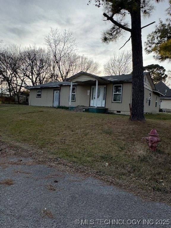 201 School Street, Ardmore, OK 73401