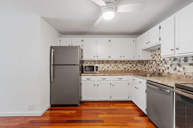 809 White Cedar Boulevard, Portsmouth, NH 03801