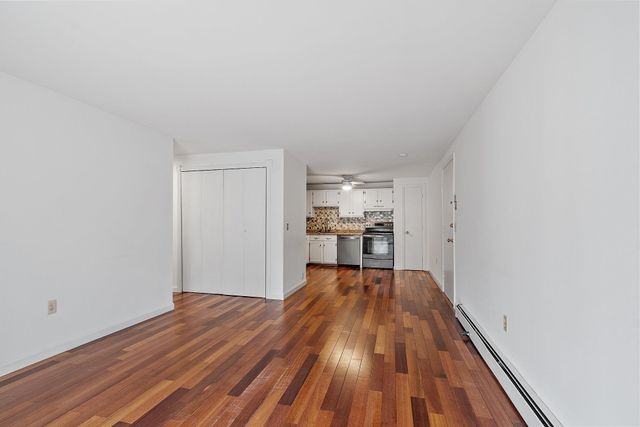 809 White Cedar Boulevard, Portsmouth, NH 03801