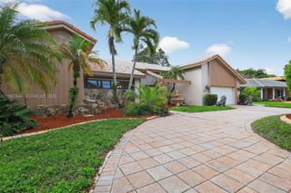 9420 Sea Turtle Ln, Plantation, FL 33324