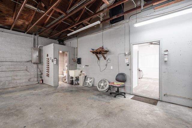 24919 Fm 2100 Road, Huffman, TX 77336