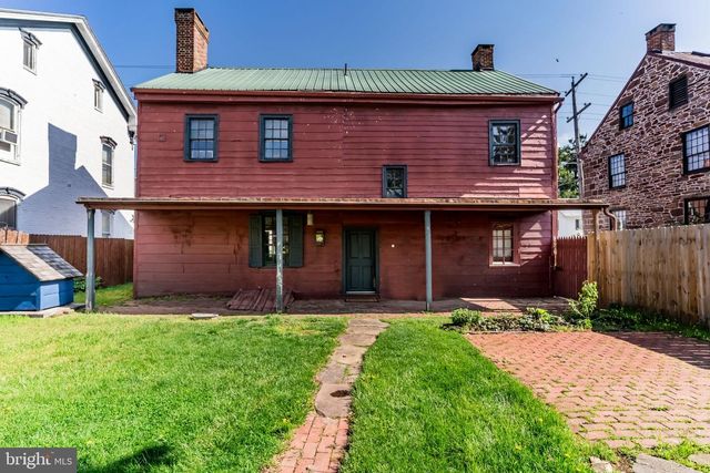 414 W KING ST, East Berlin, PA 17316