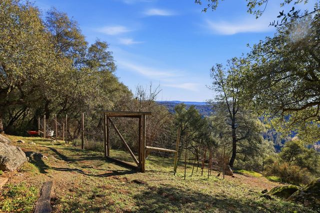 5045 Free Fox Ln, Placerville, CA 95667