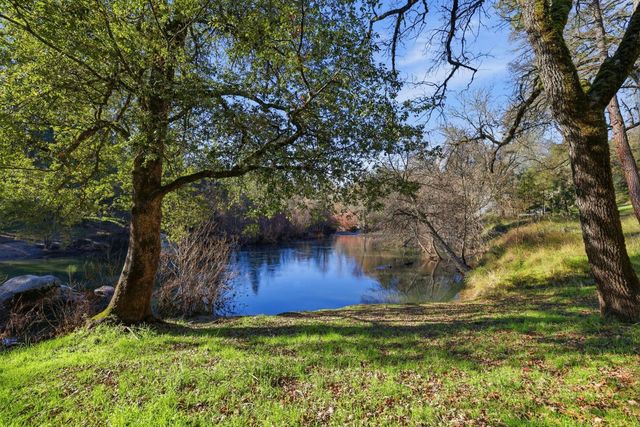 5045 Free Fox Ln, Placerville, CA 95667