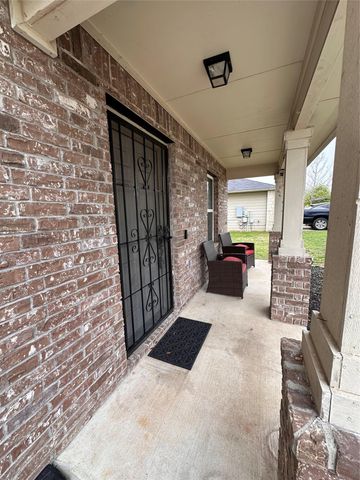 207 Liard River RD, Hutto, TX 78634