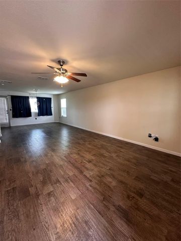 207 Liard River RD, Hutto, TX 78634