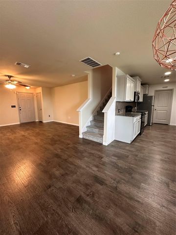 207 Liard River RD, Hutto, TX 78634