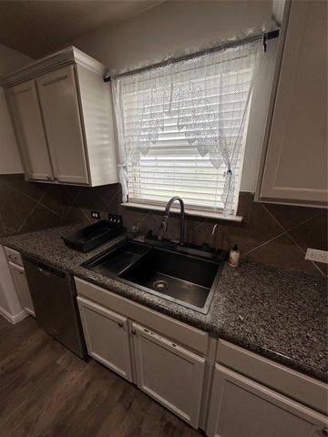 207 Liard River RD, Hutto, TX 78634