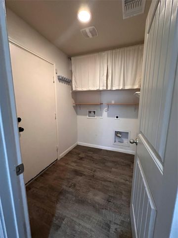 207 Liard River RD, Hutto, TX 78634