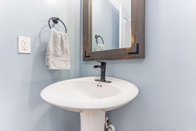 81 Lakes at Cheshire Drive, Delaware, OH 43015