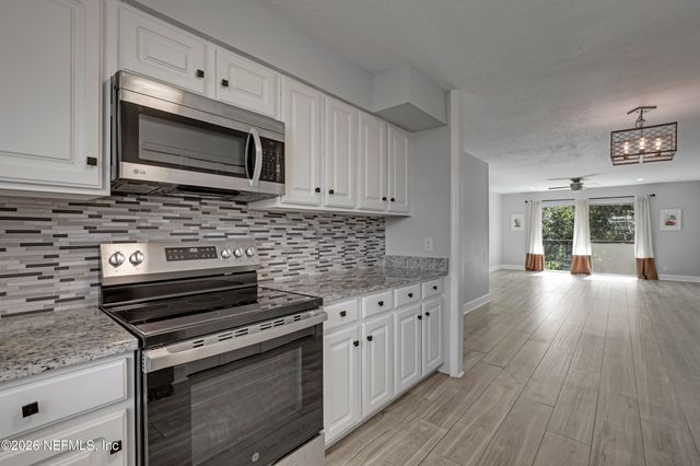 4915 BAYMEADOWS Road 8H, Jacksonville, FL 32217