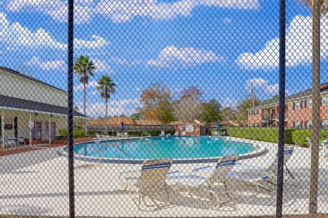 4915 BAYMEADOWS Road 8H, Jacksonville, FL 32217