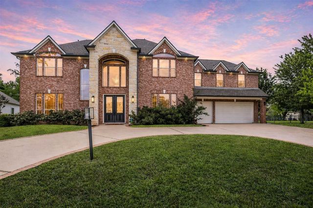 15 Winterhaven Lane, Montgomery, TX 77356