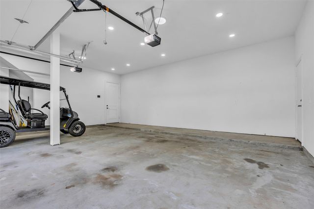15 Winterhaven Lane, Montgomery, TX 77356