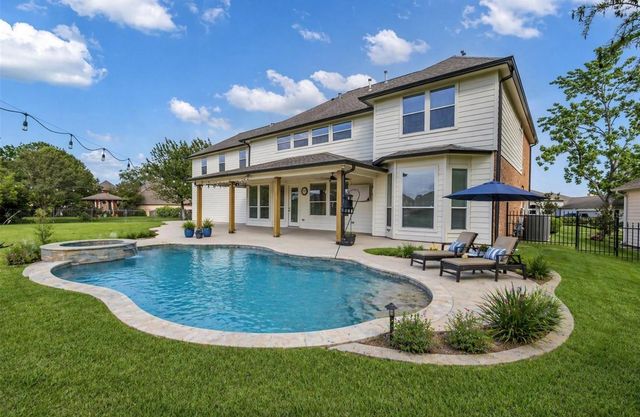 15 Winterhaven Lane, Montgomery, TX 77356