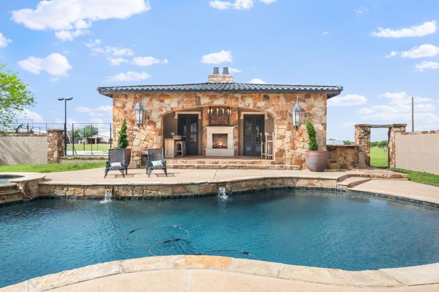 2454 380 W State Highway, Jacksboro, TX 76458