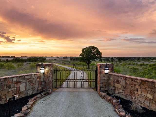 2454 380 W State Highway, Jacksboro, TX 76458