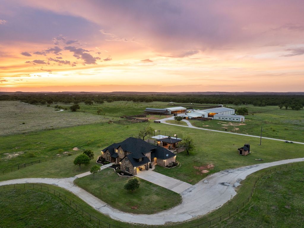 2454 380 W State Highway, Jacksboro, TX 76458