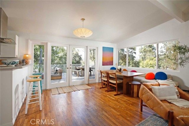3122 Oakcrest, Los Angeles, CA 90068