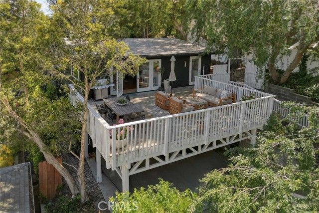 3122 Oakcrest, Los Angeles, CA 90068