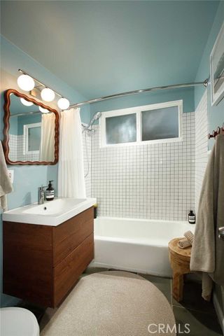 3122 Oakcrest, Los Angeles, CA 90068