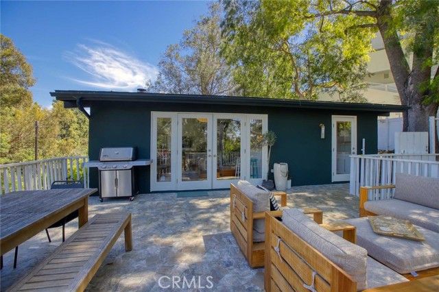 3122 Oakcrest, Los Angeles, CA 90068