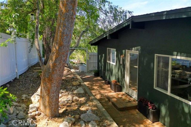 3122 Oakcrest, Los Angeles, CA 90068